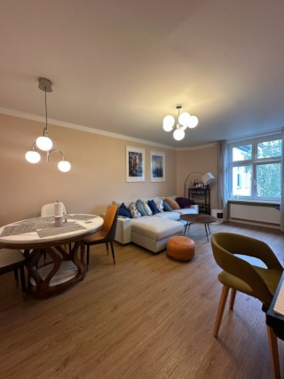 Charming & Bright 3-Room Renovated Altbau in Prime City West (until January 2027) — photo 1
