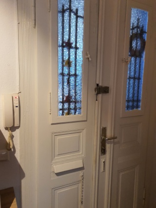 Bright, Big Rooms available + smaller room and balcony