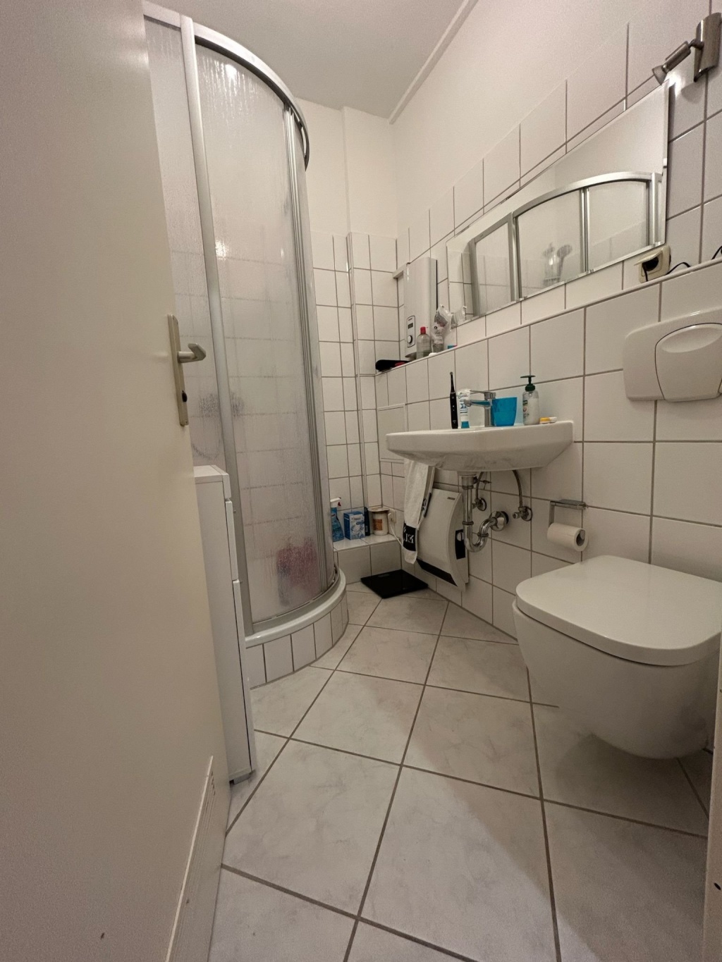 Tastefully furnished 1.5-room apartment with separate kitchen (Sublet) – Johann-Sebastian-Bach-Straße 27, 80637 München Neuhausen-Nymphenburg – Vorschaubild 8