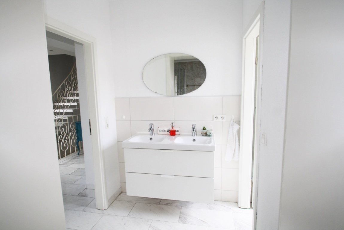 Habitación en WG Rohrbach Friedrich-Ebert-Straße 1 - Großes Badezimmer