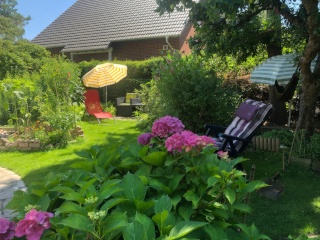 Anzeigenbild: Zwischenmiete Haus möbliert 3 Zimmer 90 m2, 720 m2 Garten 300m zum See
