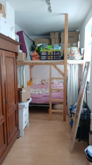 Anzeigenbild: Ruhiges kleines WG Zimmer mit großen Wohnzimmer am Domplatz sucht dich! ;)