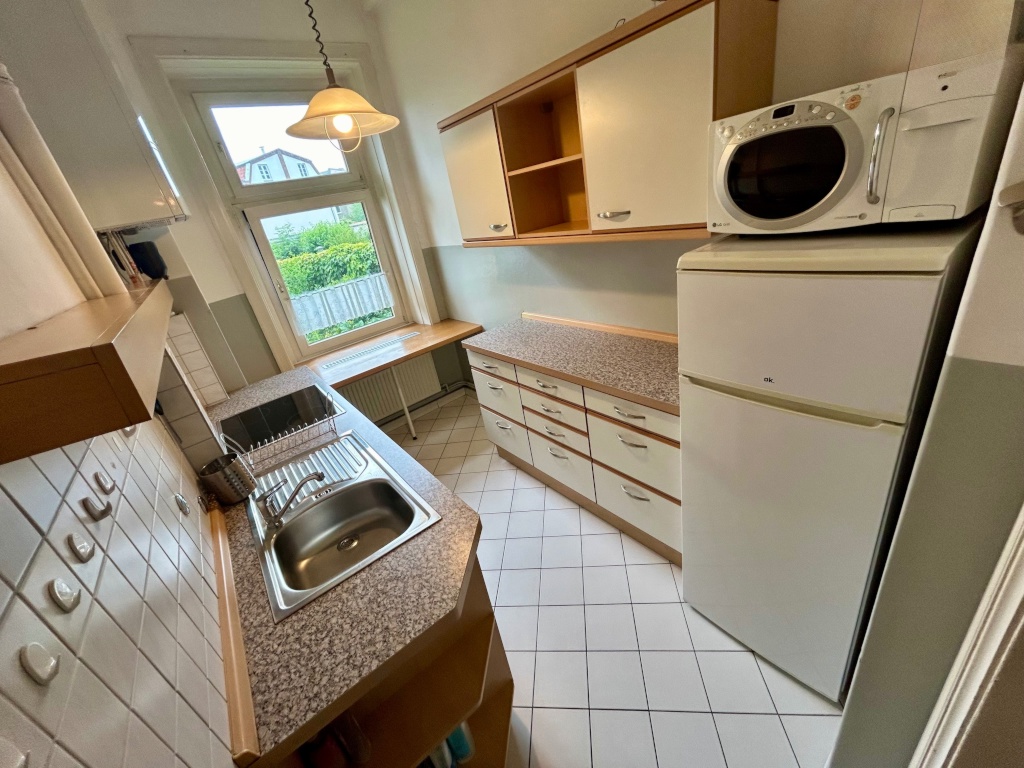 Zwischenmiete: Möblierte 2-Zimmer-Wohnung nahe Bahnhof – 23554 Lübeck St Lorenz Nord – Vorschaubild 3