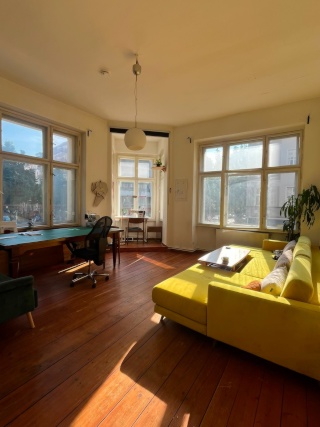 Sunny 2 room place in Friedrichshain — photo 1