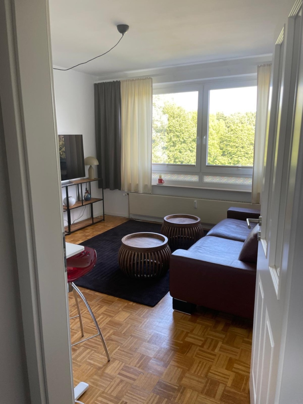 Modern möblierte 2-Zimmer-Wohnung mit Grünblick