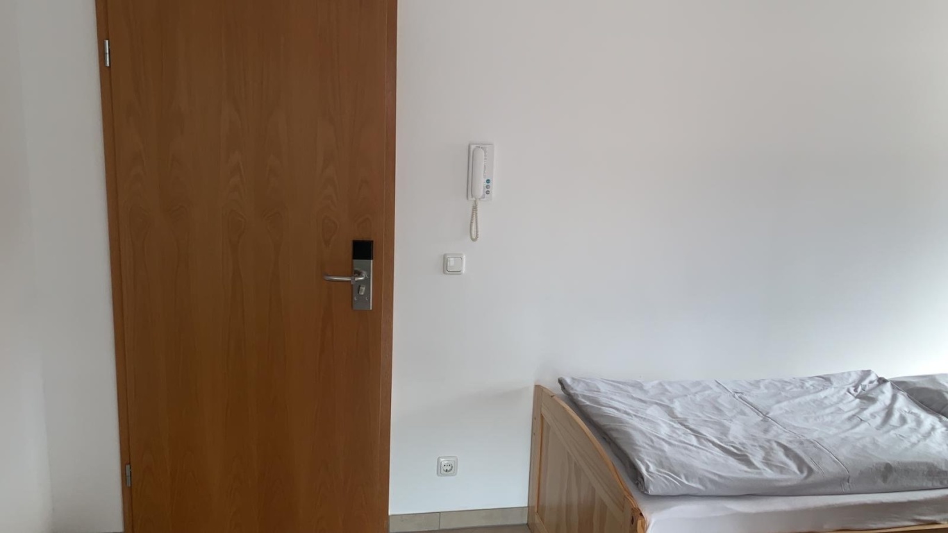 Voll möbliertes Zimmer / 1-Zimmer-Apartment – Tennenloher straße 29, 91058 Erlangen Bruck – Vorschaubild 10