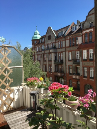 Stilvoll sanierter, möblierter Jugendstilaltbau mit Balkon (92qm, 3 Zimmer) in Schöneberg zu vermieten — photo 1