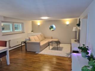 Anzeigenbild: Voll möblierte 2-Zimmer-Wohnung (78 m2) in ruhiger Lage von Bad Homburg