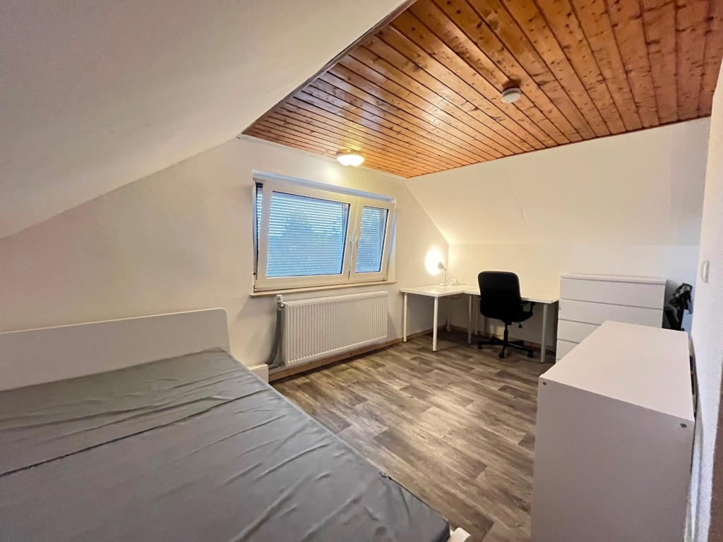 WG-Zimmer Thalkirchen-Obersendling-Forstenried-Fürstenried-Solln Mühlthalerstr  78 - WG Zimmer mit Bett