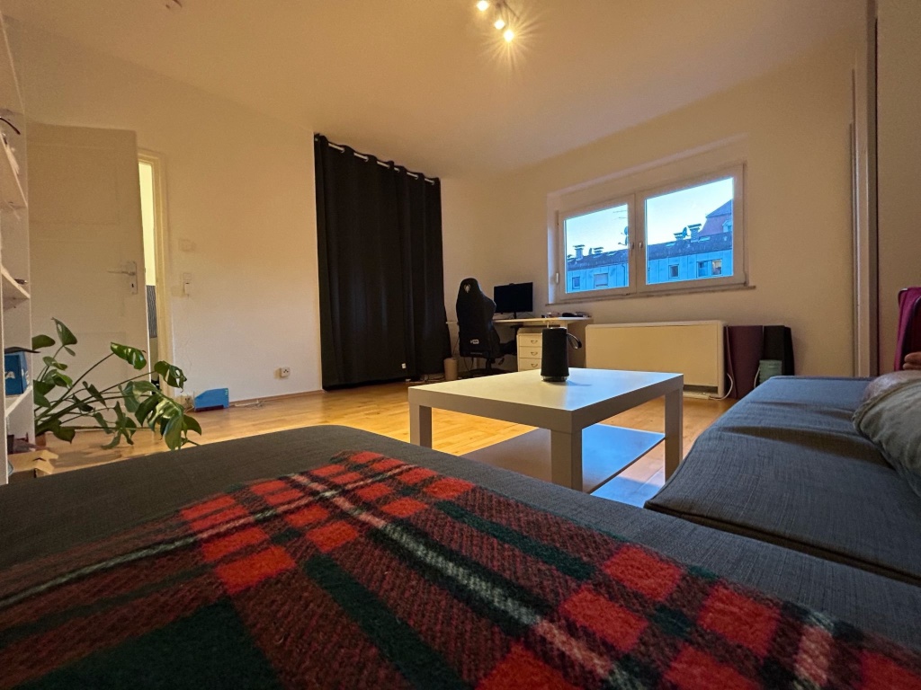 Tastefully furnished 1.5-room apartment with separate kitchen (Sublet) – Johann-Sebastian-Bach-Straße 27, 80637 München Neuhausen-Nymphenburg – Vorschaubild 3
