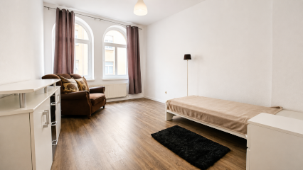 Ad image: 🏡 Möbliertes WG-Zimmer | 550€ warm | Balkon | Uni Nähe | Ab 01.09.
