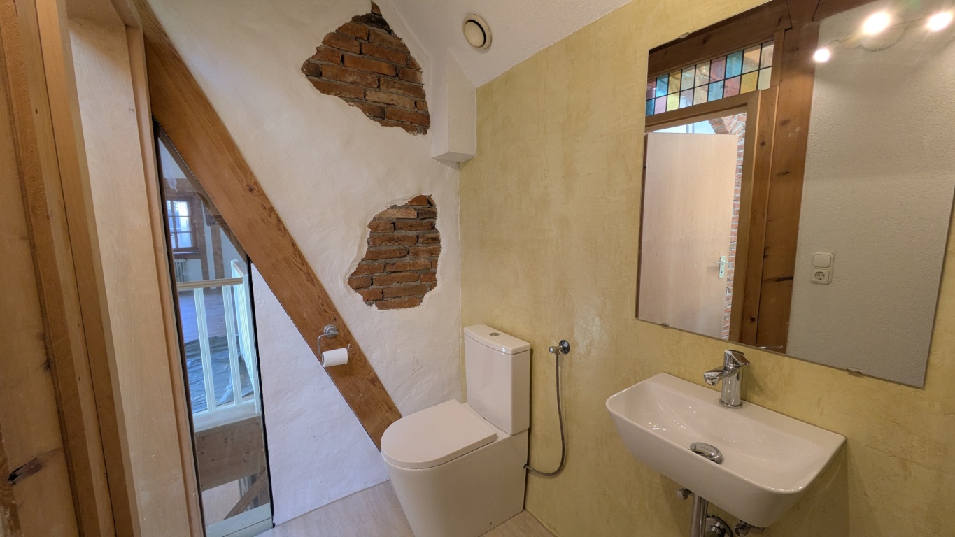 Haus Ettenheim Berggasse 7 - Badezimmer mit Dusche im DG