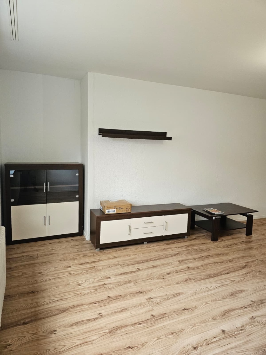 Zu vermieten Einzimmerwohnung im Hochparterre mit PKW Stellplatz – Windhalmweg 27, 13403 Berlin Wittenau – Vorschaubild 3