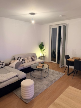 NOV26 - APR27 l Fully furnished 2-room new-construction apartment in Fhain with a balcony — photo 1