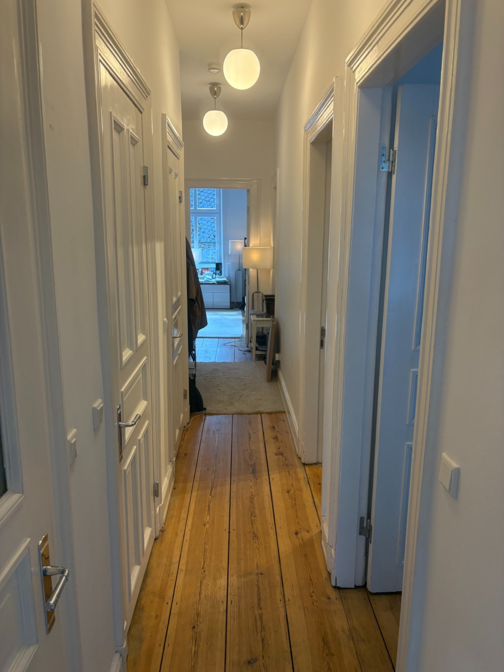 BEFRISTET AB SOFORT FÜR 3/5 MONATE: Stilvolle Altbauwohnung mit Balkon – Voll möbliert & zentral gelegen – Mittelweg 40, 20148 Hamburg Eimsbüttel – Vorschaubild 7