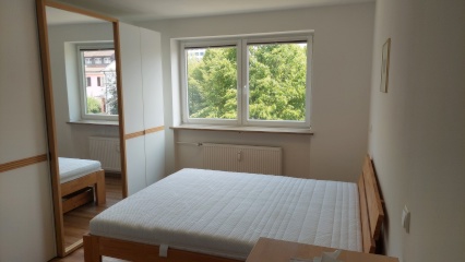 Anzeigenbild: Kernsanierte 2-Zimmer-Wohnung zur Zwischenmiete – hochwertig möbliert im Inneren Westen