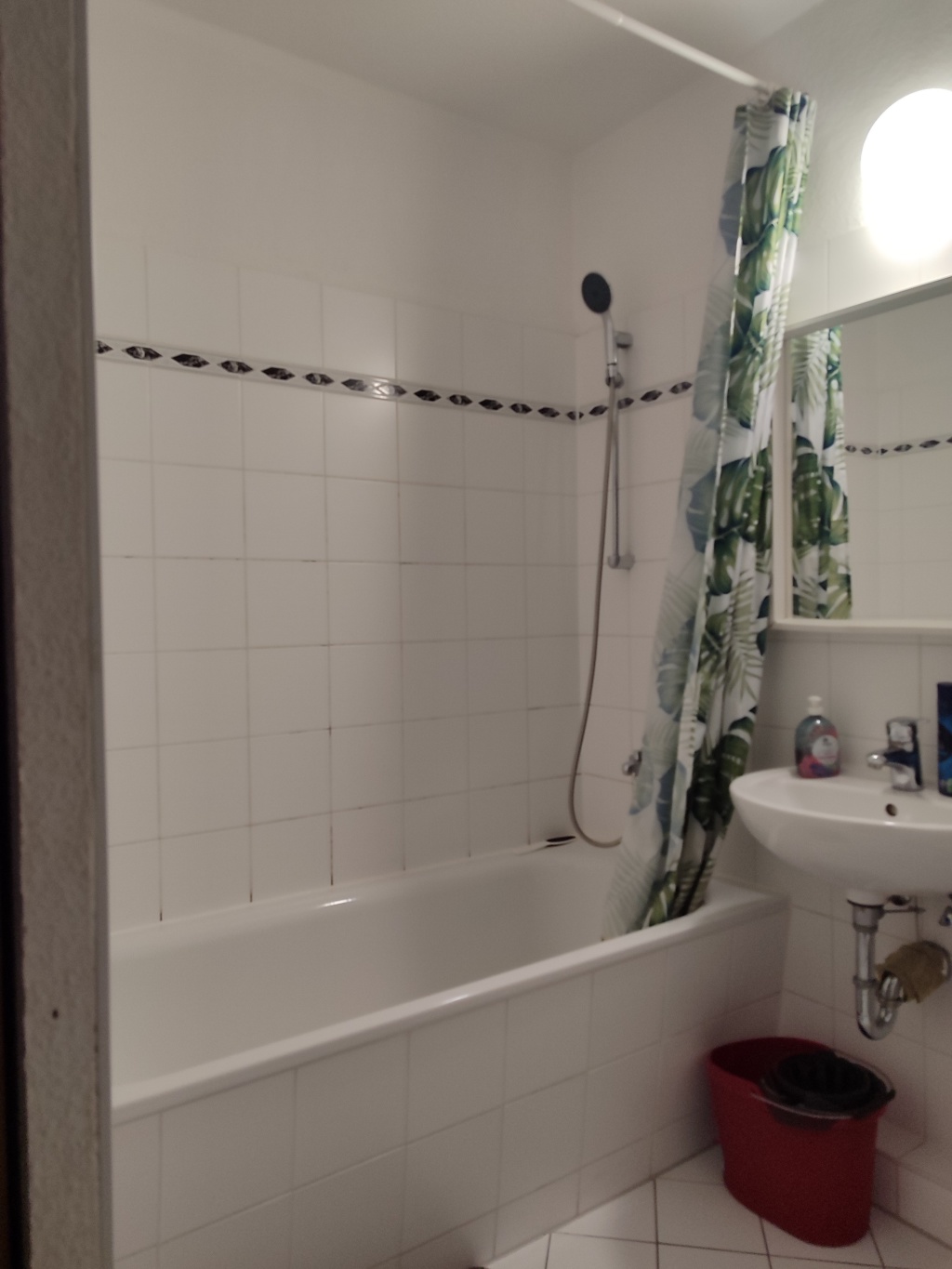 Lovely 1-bedroom flat. Separate kitchen & bathroom in 13053 Berlin from now to 31st August 2026! – Falkenberger Chaussee 20, 13053 Berlin Hohenschönhausen – Vorschaubild 18