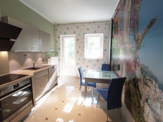 Traumhafte 2-Zimmer-Wohnung mit Parkblick & Seenähe — photo 1