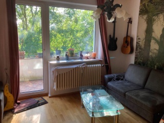 Renting entire flat w salon & balcony — photo 1