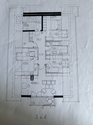 Anzeigenbild: Gemütliches Zimmer mit Balkon in Top-Lage sucht neue/n Mitbewohner/in!