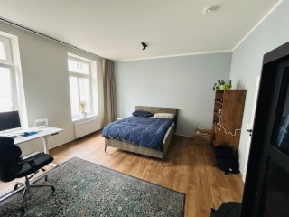 Anzeigenbild: 28qm in 4er WG 160qm WHG, komplett modern und in Design möbeliert