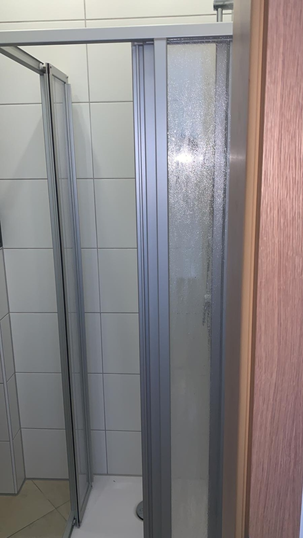 Voll möbliertes Zimmer / 1-Zimmer-Apartment – Tennenloher straße 29, 91058 Erlangen Bruck – Vorschaubild 6