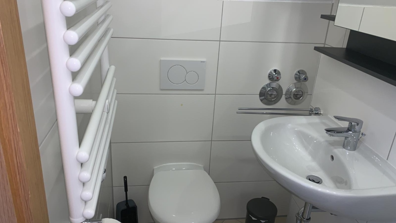 Voll möbliertes Zimmer / 1-Zimmer-Apartment – Tennenloher straße 29, 91058 Erlangen Bruck – Vorschaubild 8