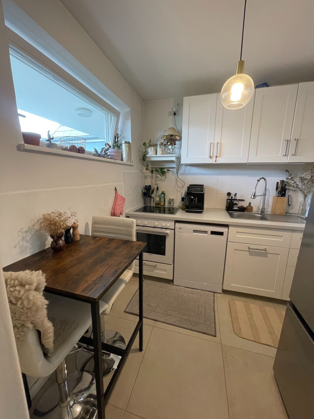 Möblierte 1-Zimmer-Wohnung an der U1 Hallerstraße | 01.10.–31.12.2026 – Hermann-Behn-Weg, 20146 Hamburg Rotherbaum – Vorschaubild 2