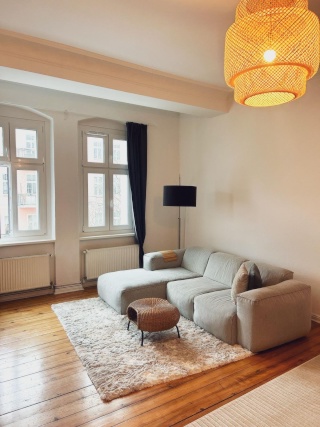 Light-flooded Altbau-Dream in Gleimviertel – 2-room apartment for short term lease 50qm2 — photo 1