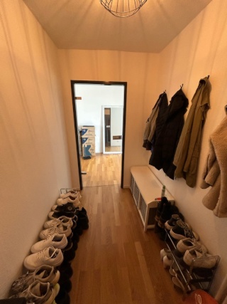Vollmöbelierte 1,5-Zimmer-Wohnung in Niederrad zur Untermiete