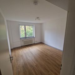 Imagen del anuncio: Perfekt für WG-Neugründung – Helle 3-Zimmer-Wohnung mit Balkon in Hannover-Ricklingen-Ideal für Studierende, Auszubildende oder junge Berufstätige