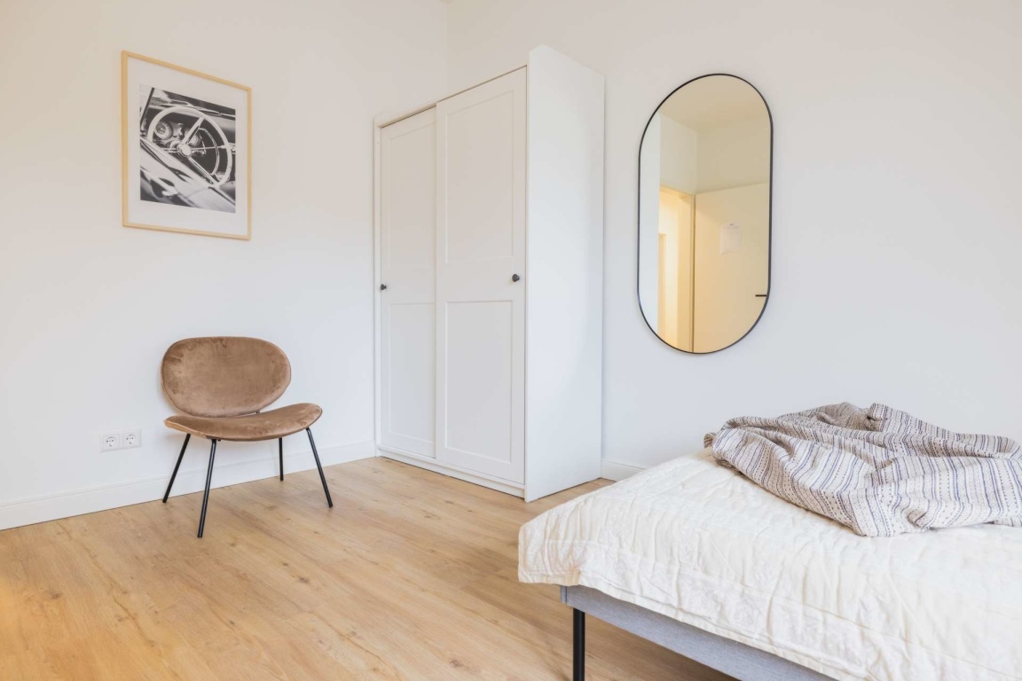 2 vollmöblierte WG-Zimmer in Stuttgart Mitte ab 01.10.2026 – Staffelstraße 1, 70190 Stuttgart Mitte – Vorschaubild 2