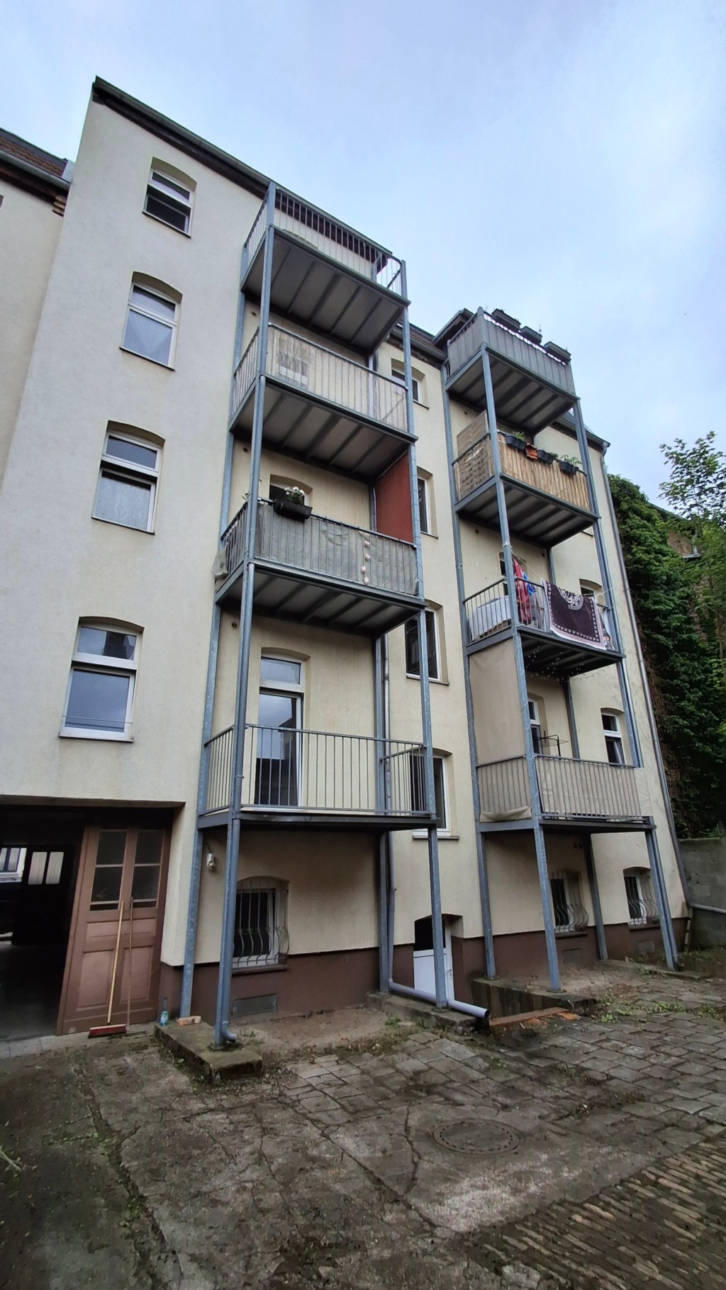 3 Raum Wohnung mit Balkon Hochparterre