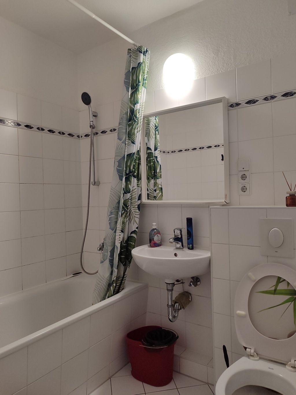 Lovely 1-bedroom flat. Separate kitchen & bathroom in 13053 Berlin from now to 31st August 2026! – Falkenberger Chaussee 20, 13053 Berlin Hohenschönhausen – Vorschaubild 17