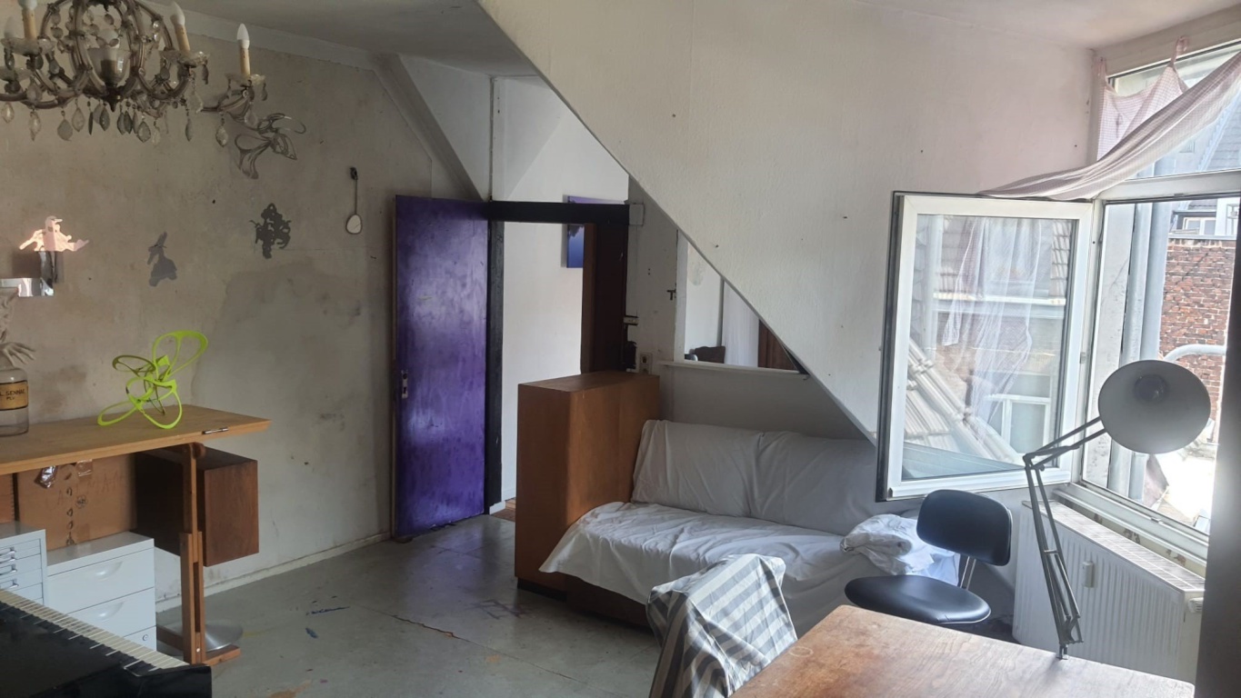 WG-Zimmer Neustadt-Süd Ohmstr. 38 - Atelier mit Tür zum Schlafraum