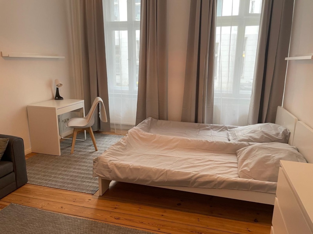 Apartment at Erich-Weinert-Straße available for 2 years from October 2026 with possible extension. – Erich-Weinert-Straße, 10439 Berlin Prenzlauer Berg – Vorschaubild 2
