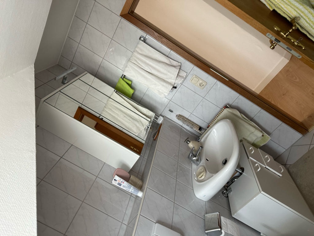WG-Zimmer Heimstetten Poinger Straße 13 - Bad