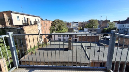 Anzeigenbild: 3 Raum Wohnung mit Balkon im Dachgeschoß