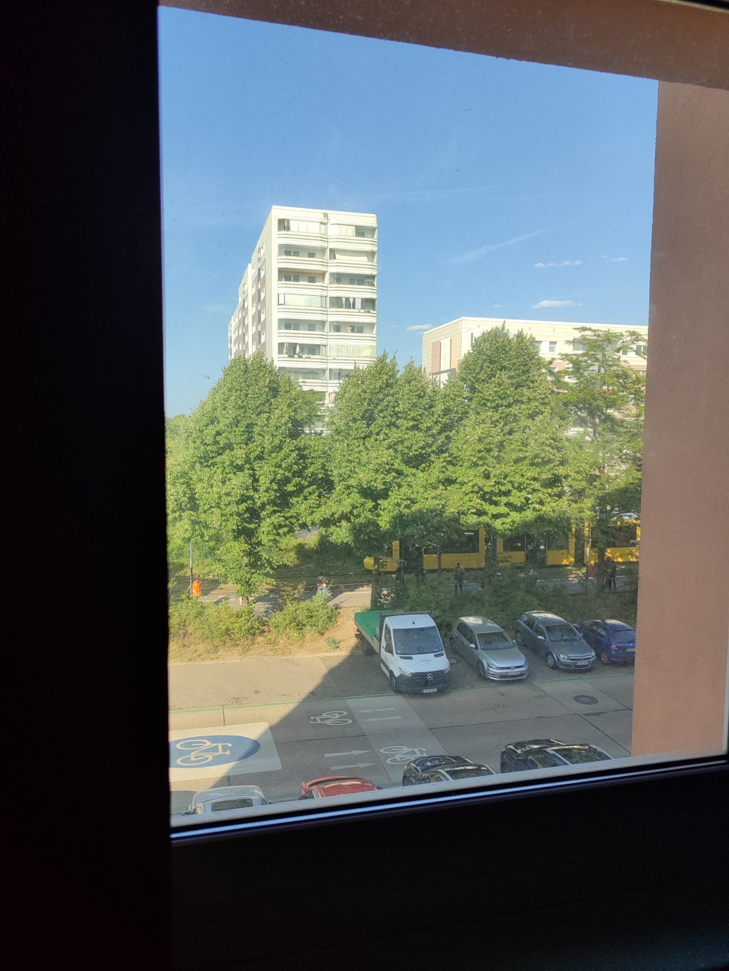 Lovely 1-bedroom flat. Separate kitchen & bathroom in 13053 Berlin from now to 31st August 2026! – Falkenberger Chaussee 20, 13053 Berlin Hohenschönhausen – Vorschaubild 11