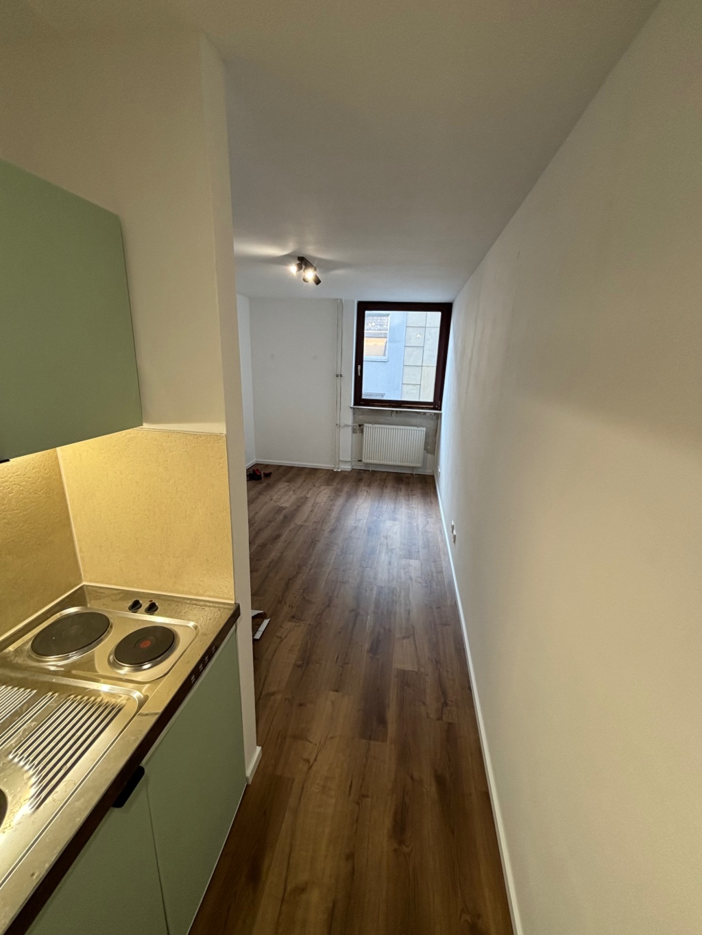 Bestlage Möbliertes Microapartment – direkt an der Uni & City ab 1. Oktober – 68161 Mannheim Innenstadt – Vorschaubild 3