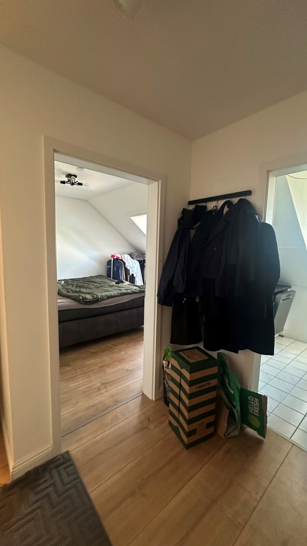 2 Zimmer Dachgeschosswohnung in Hamburg Wandsbek zum 16.09.2026 – Rüterstraße, 22041 Hamburg Wandsbek – Vorschaubild 2