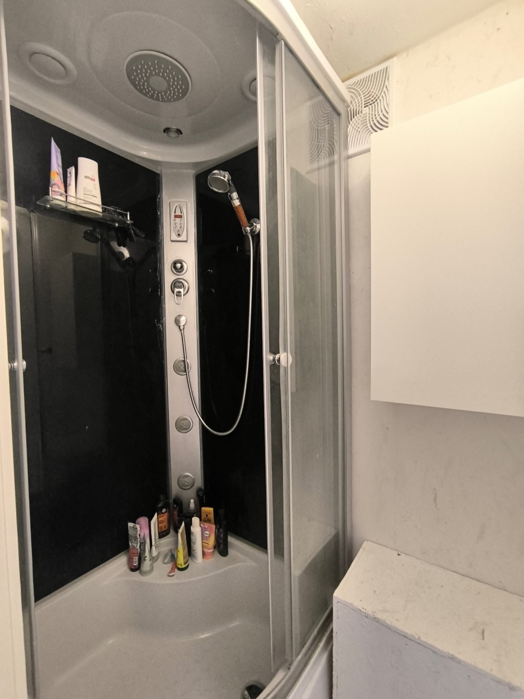 WG-Zimmer Thalkirchen-Obersendling-Forstenried-Fürstenried-Solln Mühlthalerstr  78 - WG Bad/ Dusche