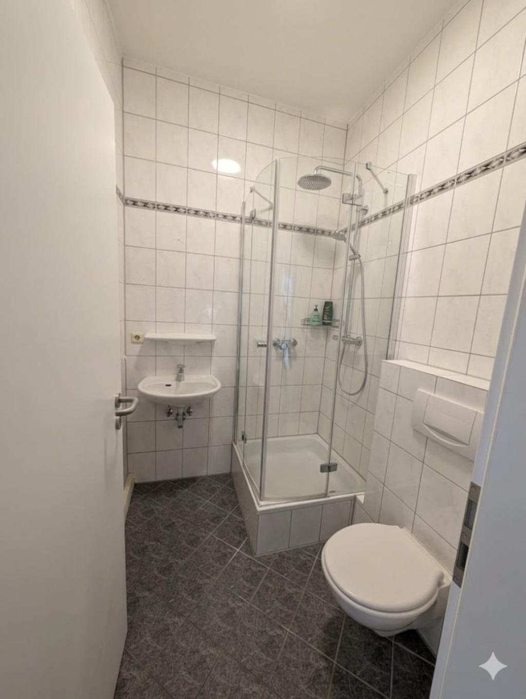 WG-Zimmer Burgberg Jordanweg 13 - Beispielbad 1. OG