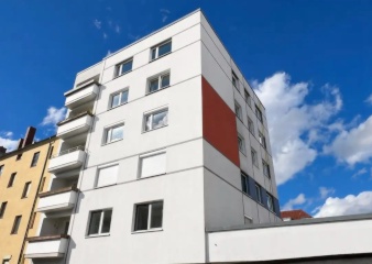Anzeigenbild: Helle 2-Zimmer-Wohnung mit Südbalkon, Einbauküche und Tiefgarage nahe Regensburg Arcaden