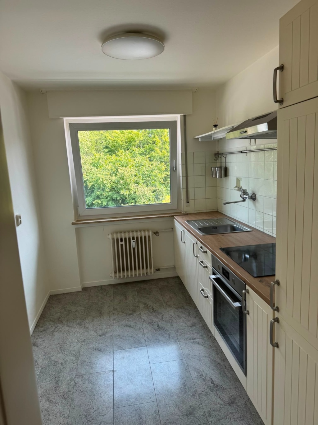Helle 2-Zimmer-Wohnung mit Balkon in Stuttgart-Stammheim, nah zu BOSCH, PORSCHE, TRUMPF, SIKA, WÜSTENROT neu zu vermieten – Hornissenweg 12, 70439 Stuttgart Stammheim – Vorschaubild 6