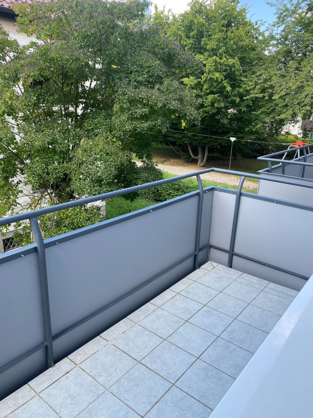 Helle 1-Zimmer-Wohnung mit Balkon in Stuttgart-Stammheim, nah zu BOSCH, PORSCHE, TRUMPF, SIKA, WÜSTENROT neu zu vermieten – Hornissenweg 12, 70439 Stuttgart Stammheim – Vorschaubild 2