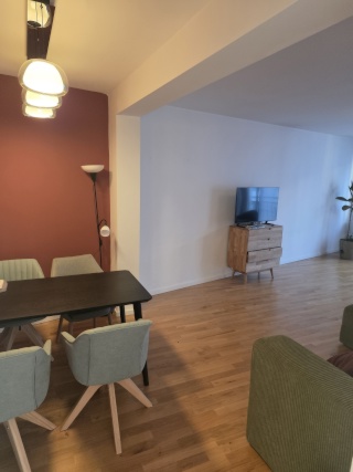 Schöne 3- Zimmer Wohnung mit Balkon und Garage. // Nice 3 room apartment with balcony and garage — photo 1
