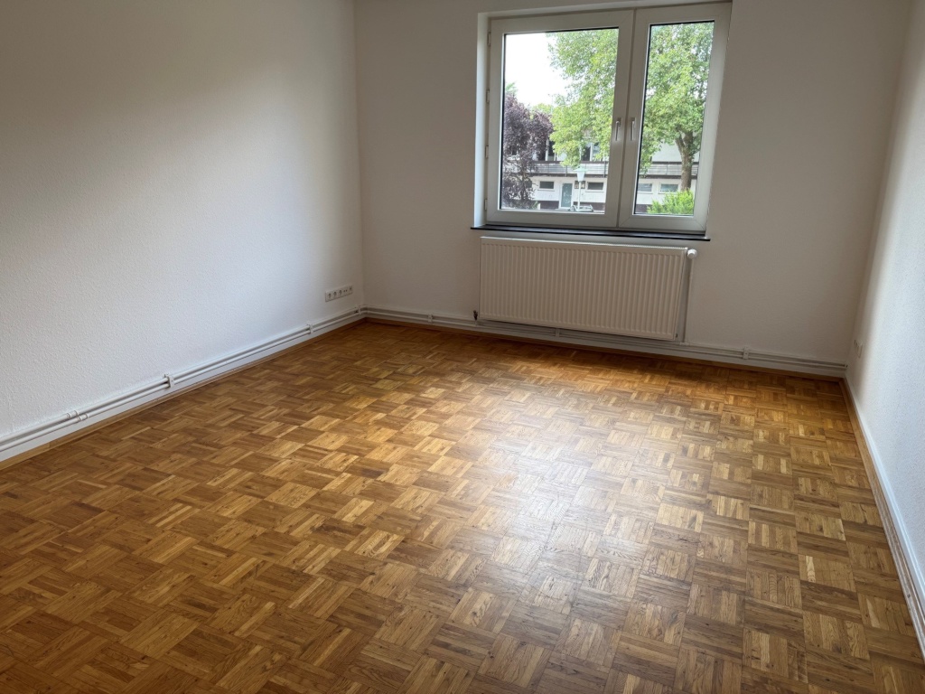 Wohnung 1. OG mit Gartennutzung (als 2-er WG geeignet): 3 Haltestellen zur Uni am HoPla in Kassel – Holländische Str., 34127 Kassel Nord-Holland – Vorschaubild 2