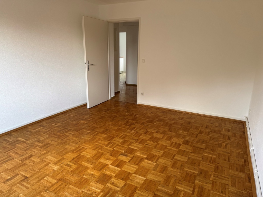 Wohnung 1. OG mit Gartennutzung (als 2-er WG geeignet): 3 Haltestellen zur Uni am HoPla in Kassel – Holländische Str., 34127 Kassel Nord-Holland – Vorschaubild 3