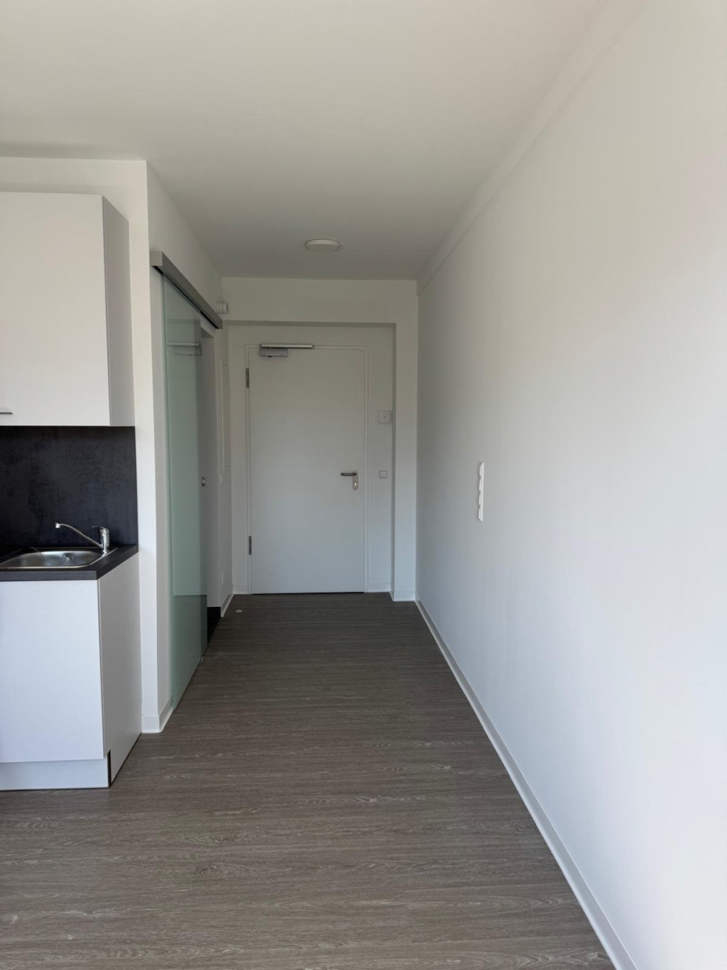1 Room Flat Frankfurt am Main Lyonerstr 11 - picture 10